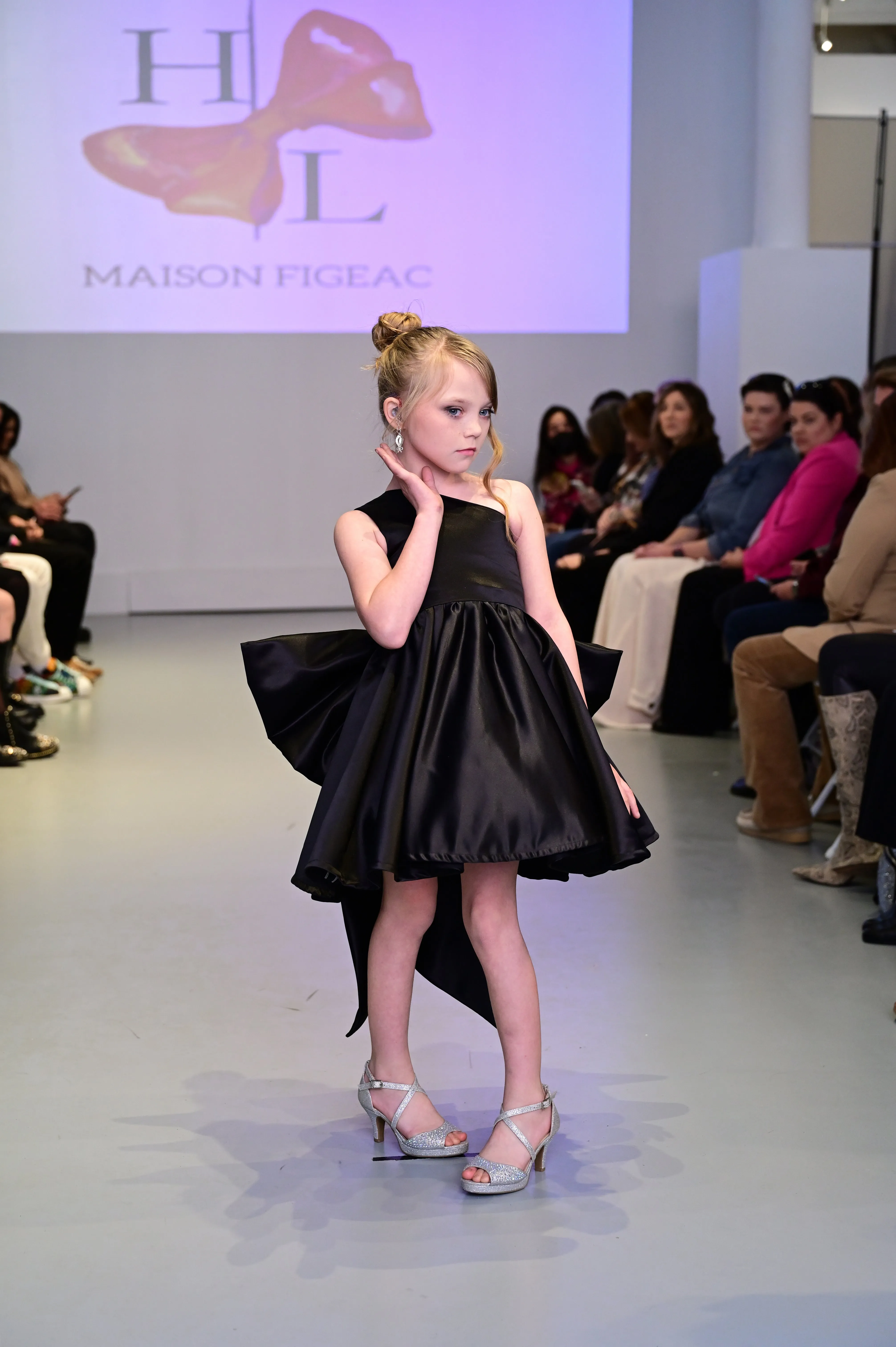 Classic One Shoulder Circle Skirt with Indulgent Bow - thumbnail 2